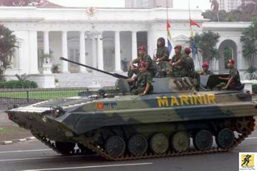 BMP-2 Marinir TNI-AL - 9 dipesan pada tahun 1998 dari Ukraina dan dikirim pada tahun 1998 (kendaraan-kendaraan ini mungkin sebelumnya berada dalam layanan Soviet dan kemudian Ukraina dan dijual melalui Slovakia).