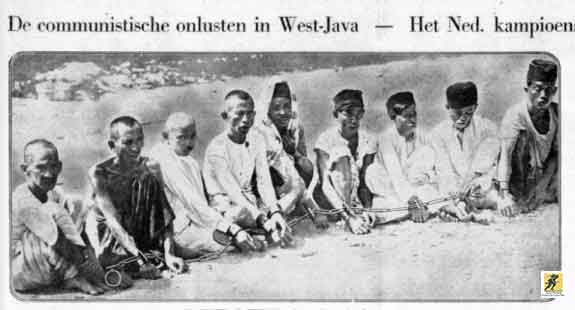 Penangkapan orang-orang yang dituduh terlibat pemberontakan di Banten. Sumber foto: De Telegraaf, 14 Desember 1926