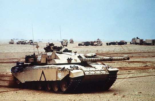Tank Challenger 1 dari Royal Scots Dragoon Guards di luar Kuwait selama Perang Teluk 1990-1991