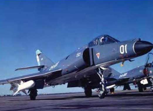 Penerbangan Angkatan Laut Argentina memutuskan untuk membeli 14 Super Étendard pada tahun 1979 setelah Amerika Serikat memberlakukan embargo senjata, karena Perang Kotor dan menolak untuk memasok suku cadang untuk armada A-4Q Skyhawk Argentina. Antara Agustus dan November 1981, lima Super Étendard dan lima rudal Exocet anti-kapal dikirim ke Argentina