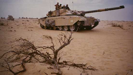 Challenger 1 Inggris di gurun Arab Saudi 26 November 1990