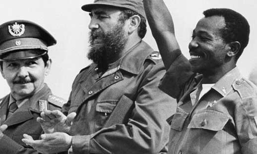 Castro mengirimkan pasukan di bawah komando Jenderal Arnaldo Ochoa untuk membantu tentara Ethiopia yang kewalahan. Rezim Mengistu hampir tidak dapat bertahan pada tahun 1977, setelah kehilangan sepertiga tentaranya di Eritrea pada saat invasi Somalia. Intervensi 17.000 tentara Kuba ke Ogaden sangat menentukan dalam mengubah perang di mana Ethiopia berada di ambang kekalahan menjadi sebuah kemenangan.