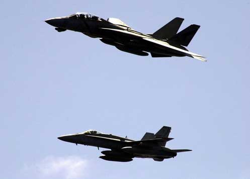 F-14D Tomcat dan F/A-18C Hornet