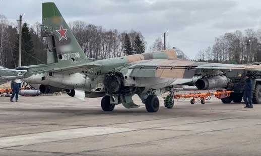 Foto ini diambil pada tahun 2022 setelah seorang pilot Rusia berhasil mendaratkan pesawat tempur Sukhoi Su-25 Frogfoot dengan selamat di pangkalan setelah ditembak oleh MANPADS Ukraina.