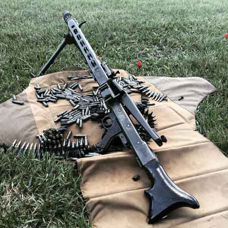 Senapan mesin MG 42 (Maschinengewehr 42)