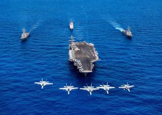 USS Carl Vinson dan elemen-elemen kelompok pemukulnya selama pengerahan pada tahun 2018