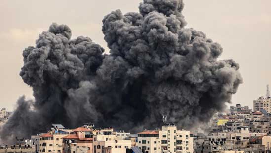 Laporan: Israel Menjatuhkan Bom Setara Dua Bom Nuklir di Jalur Gaza