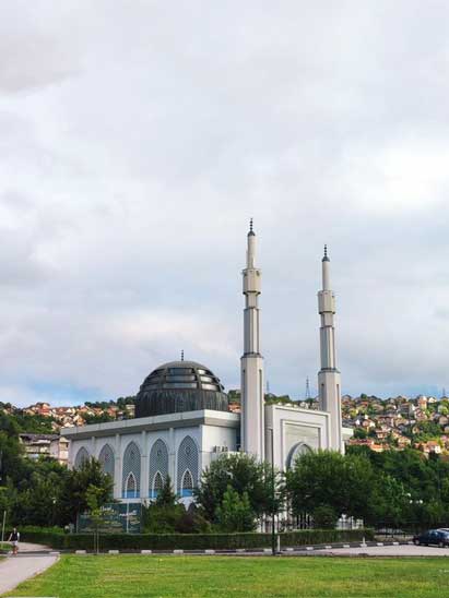 Masjid Istiklal (berarti "Masjid Merdeka") adalah masjid yang terletak di Otoka, Sarajevo, Bosnia dan Herzegovina. Diambil dari nama Masjid Istiqlal di Jakarta, masjid ini dibangun sebagai hadiah dari rakyat dan pemerintah Indonesia untuk Bosnia dan Herzegovina sebagai tanda solidaritas dan persahabatan antara dua negara