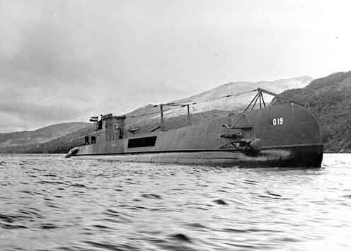 1945 kapal selam Belanda O19 menenggelamkan kapal perang tambahan Jepang Shinko Maru No.1. O19 adalah kapal selam pertama di dunia yang dilengkapi dengan snorkel kapal selam yang memungkinkan kapal selam menjalankan mesin dieselnya saat terendam.