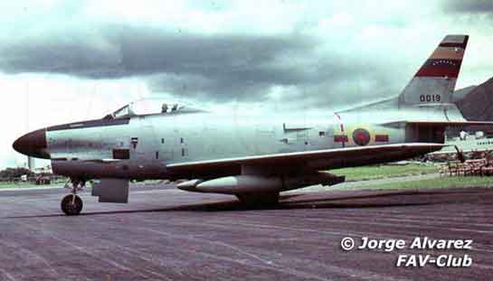 Pesawat tempur pencegat Fiat/North Amerika F-86K Sabre, Fighter Air Group No.12 Angkatan Udara Venezuela, tahun 1970.
