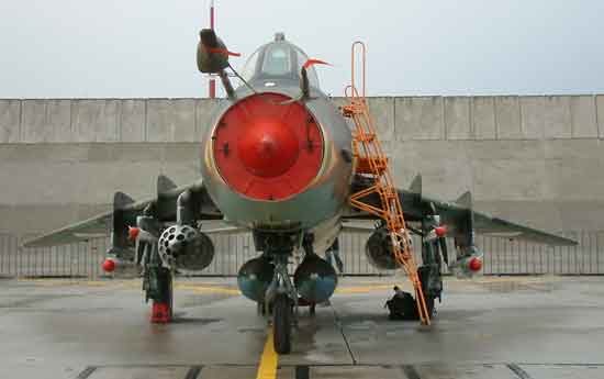 Angkatan Udara Polandia mengoperasikan 12 pesawat Su-22M4 dan 6 Su-22UM3K dari 120 pesawat yang dikirimkan. Badan pesawat lainnya disimpan di gudang. Polandia mengoperasikan 27 Su-20 dari tahun 1974 hingga 1990-an.