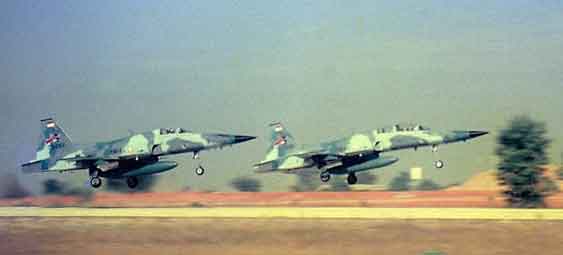 Gelombang pertama armada F-5 E/F Tiger II mulai tiba di Indonesia pada 21 April 1980. Sebanyak 8 dari 16 unit pesawat diangkut dengan menggunakan pesawat C-5A Galaxy milik Military Airlift Command USAF yang diterbangkan langsung dari AS. Sedangkan sisanya dikirim pada 5 Juli 1980. Selanjutnya pesawat dirakit kembali di Skadron Udara 14 Lanud Iswahjudi dengan melibatkan teknisi dari TNI AU.