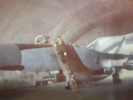 ancaman terbesar bagi Pesawat Koalisi selama Operasi Badai Gurun Angkatan Udara Irak tahun 1991 adalah sejumlah besar Mirage F1EQ, MiG-23ML Flogger-G, MiG-29 Fulcrum (izdeliye 9.12B) dan pesawat Irak yang paling berbahaya adalah MiG- 25PDS Foxbat dari Skuadron No.96.