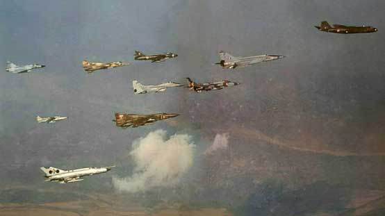 Barisan pemain hebat India dari tahun 80an. Agung! Bisakah Anda menyebutkan semuanya? Mig-23, Mig-27, Mig-25, Canberra, Mirage, Jaguar, Mig-21, MiG-29, Hawker Hunter, Gnat