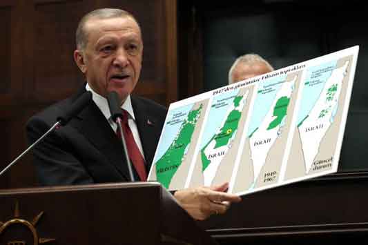Presiden Turki Erdogan: Saat ini Hitler dan Nazi membantai 15 ribu anak-anak dan 35 ribu orang di Gaza. Netanyahu dengan malu-malu telah menorehkan namanya dalam sejarah sebagai "Penjagal Gaza". Kita tidak bisa menyebut pejuang perlawanan Palestina sebagai teroris. Kita tidak bisa termasuk orang yang memfitnah Hamas sebagai organisasi teroris hanya karena Israel dan pendukung Baratnya menginginkan kita melakukannya.