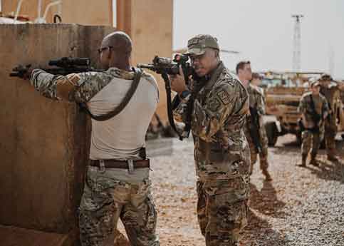 Tentara Amerika dan personel militer Rusia kini berbagi pangkalan yang sama di Niger. Pasukan Rusia telah memasuki pangkalan udara di Niger yang menampung pasukan AS. Pasukan Rusia tidak berbaur dengan pasukan AS tetapi menggunakan tempat terpisah di Pangkalan Udara 101, lapor Reuters. AS setuju untuk menarik lebih dari 1.000 tentaranya dari Niger setelah Niger mengakhiri perjanjian militernya dengan AS.