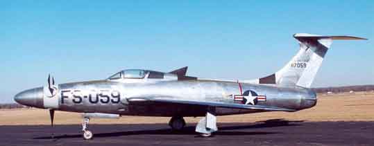 Mungkin XF-84H adalah pesawat paling berisik dalam sejarah penerbangan. Dia diberi julukan yang sesuai - "Thunderscrum", yang diterjemahkan sebagai "teriakan guntur." Para mekanik, yang sepenuhnya merasakan dampak akustik pesawat, tidak berhenti sampai di situ dan menyatakan bahwa jika mesin tidak mengatasi penghalang suara, maka niscaya penghalang kebisingan akan terlampaui.