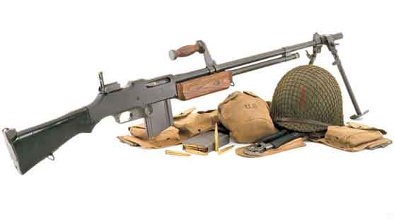 Browning Automatic Rifle (BAR) adalah keluarga senapan otomatis dan senapan mesin Amerika yang digunakan oleh Amerika Serikat dan banyak negara lain selama abad ke-20. Varian utama dari seri BAR adalah M1918, dengan bilik untuk peluru senapan Springfield .30-06 dan dirancang oleh John Browning pada tahun 1917 untuk Pasukan Ekspedisi Amerika di Eropa sebagai pengganti senapan mesin Chauchat dan M1909 Benét-Mercié buatan Perancis yang sebelumnya telah diberikan kepada pasukan AS.