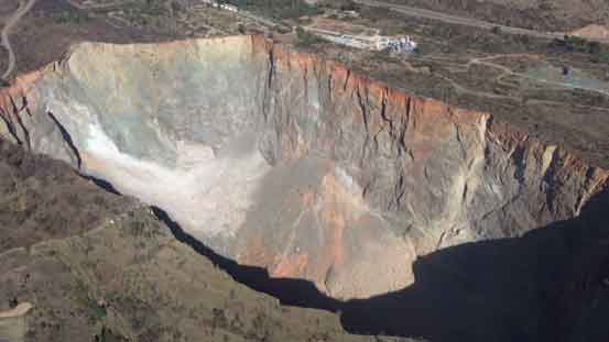 Premier Mine adalah tambang berlian bawah tanah yang dimiliki oleh Petra Diamonds di kota Cullinan, 40 kilometer (25 mil) di sebelah timur Pretoria, Provinsi Gauteng, Afrika Selatan. Didirikan pada tahun 1902, tambang ini berganti nama menjadi Tambang Berlian Cullinan pada bulan November 2003 untuk merayakan ulang tahunnya yang keseratus. Tambang ini merupakan pipa vulkanik berbentuk wortel dan memiliki luas permukaan 32 hektare (79 acre)