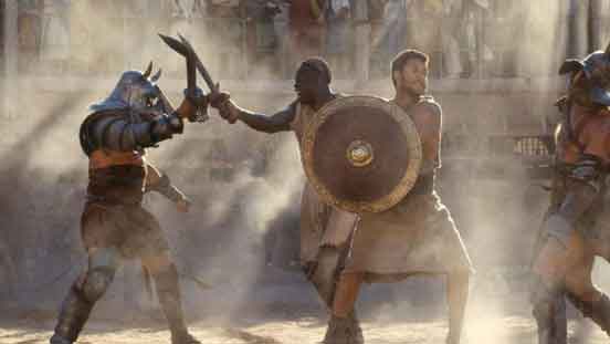 Gladiator adalah petarung profesional yang menghibur masyarakat Romawi dengan pertarungan brutal dan spektakuler. Mereka sering kali adalah budak, tawanan perang, atau penjahat, yang harus mempertaruhkan nyawa mereka demi menghibur orang banyak. Namun, beberapa gladiator adalah orang bebas yang mengajukan diri untuk bertarung demi ketenaran, kekayaan, atau alasan pribadi.