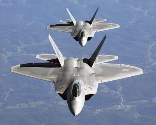 F-22 Raptor adalah kombinasi siluman, supercruise, kemampuan manuver, dan avionik terintegrasi, ditambah dengan kemampuan dukungan yang lebih baik, mewakili lompatan eksponensial dalam kemampuan perang. Raptor melakukan misi udara-ke-udara dan udara-ke-darat yang memungkinkan realisasi penuh konsep operasional yang penting bagi Angkatan Udara abad ke-21.