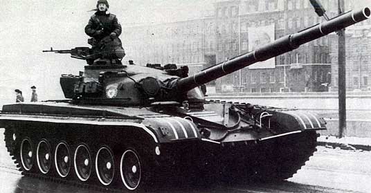 T-72 pertama kali dikirim ke tentara Soviet pada tahun 1973 dan secara resmi mulai beroperasi pada tahun 1974. Masalah produksi mengganggu produksi awal, selama beberapa tahun pertama kurang dari setengah dari jumlah yang direncanakan berhasil dikirim. Hal ini membuat T-72 generasi pertama kurang umum dibandingkan T-72A dan T-72B.