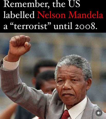 AS secara resmi menganggap Mandela sebagai teroris. Selama Perang Dingin, baik Departemen Luar Negeri maupun Departemen Pertahanan menjuluki partai politik Mandela, Kongres Nasional Afrika, sebagai kelompok teroris, dan nama Mandela tetap berada dalam daftar pengawasan terorisme AS hingga tahun 2008.