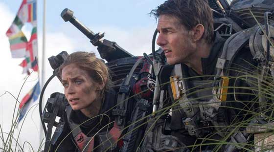 "Edge of Tomorrow" mendapat pujian kritis karena konsep yang unik, narasi yang kuat, dan penampilan luar biasa dari para pemain utamanya. Film ini juga berhasil meraih kesuksesan komersial dan telah menjadi salah satu film fiksi ilmiah paling terkenal pada dekade ini.